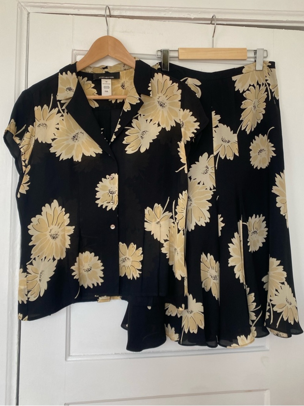 Jones New York vintage floral silk skirt and blouse set